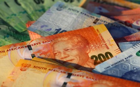 Rand Breaks Below R17 as Markets Surge on South Africa’s Bold New Inflation Target